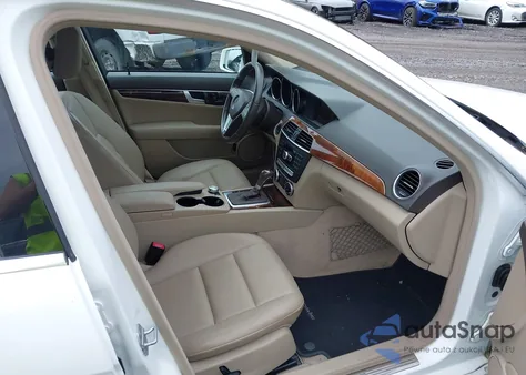 2014 Mercedes-Benz C 300 Luxury 4Matic/Sport 4Matic from USA, damaged, VIN WDDGF8AB4ER324282